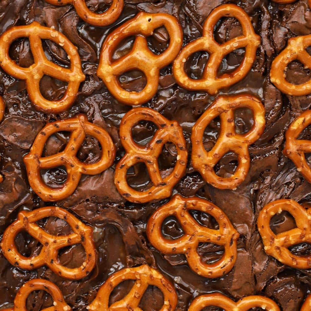 caramel pretzel brownies