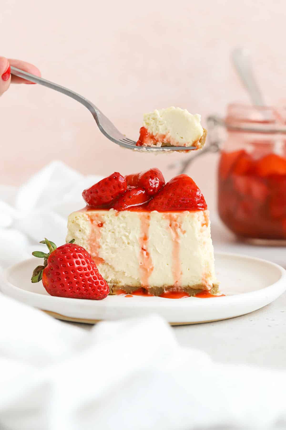 gluten-free strawberry cheesecake with strawberry topping