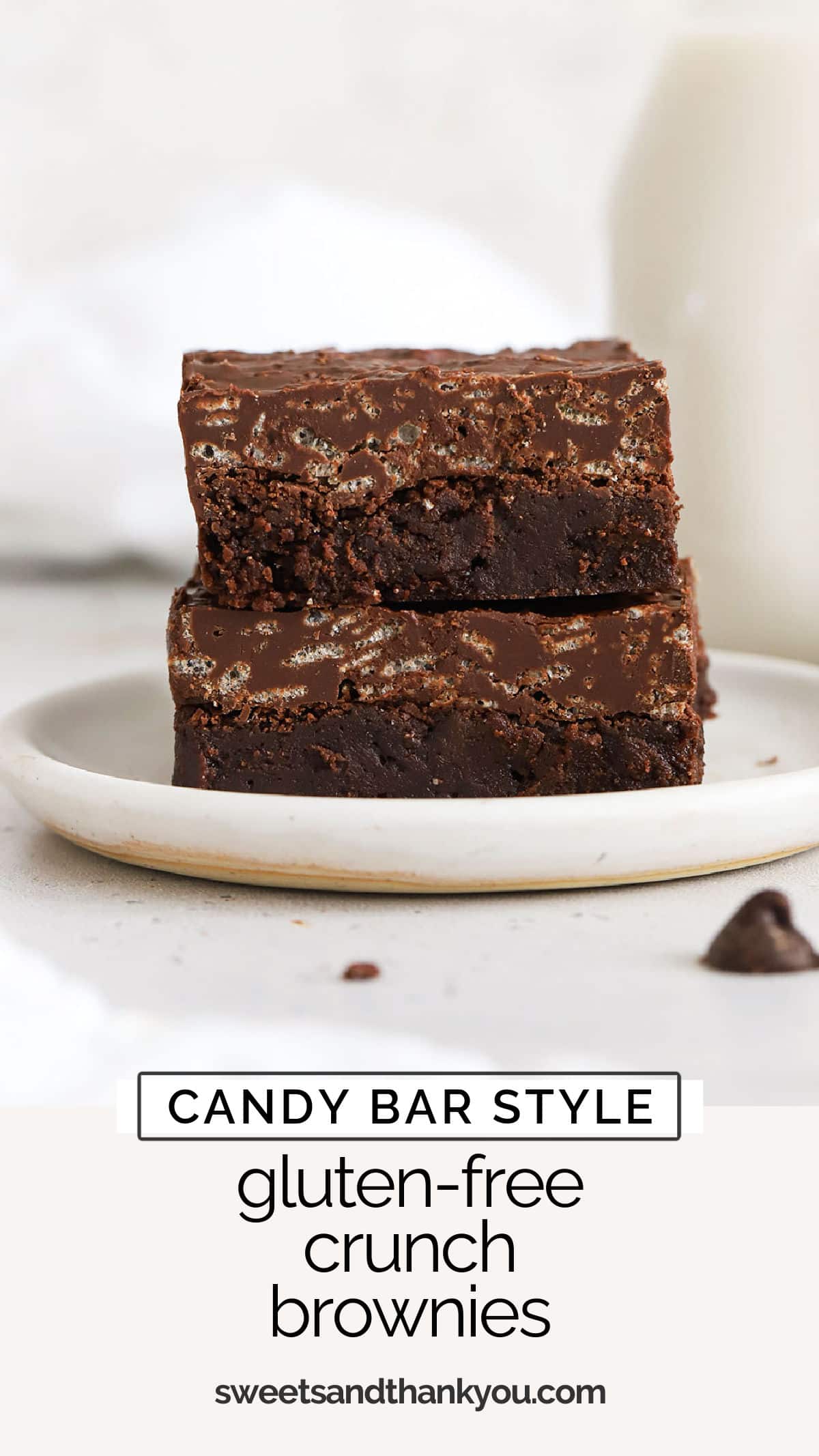 Made with fudgy gluten-free brownies and a chocolate crisp topping, these gluten-free crunch brownies taste like the classic candy bar! / gluten free crunch bar brownies / gluten free chocolate crunch brownies / gluten free rice krispie brownies / gluten free brownies with crunch bar topping / gluten free brownies with chocolate crunch topping / gluten free candy bar brownies