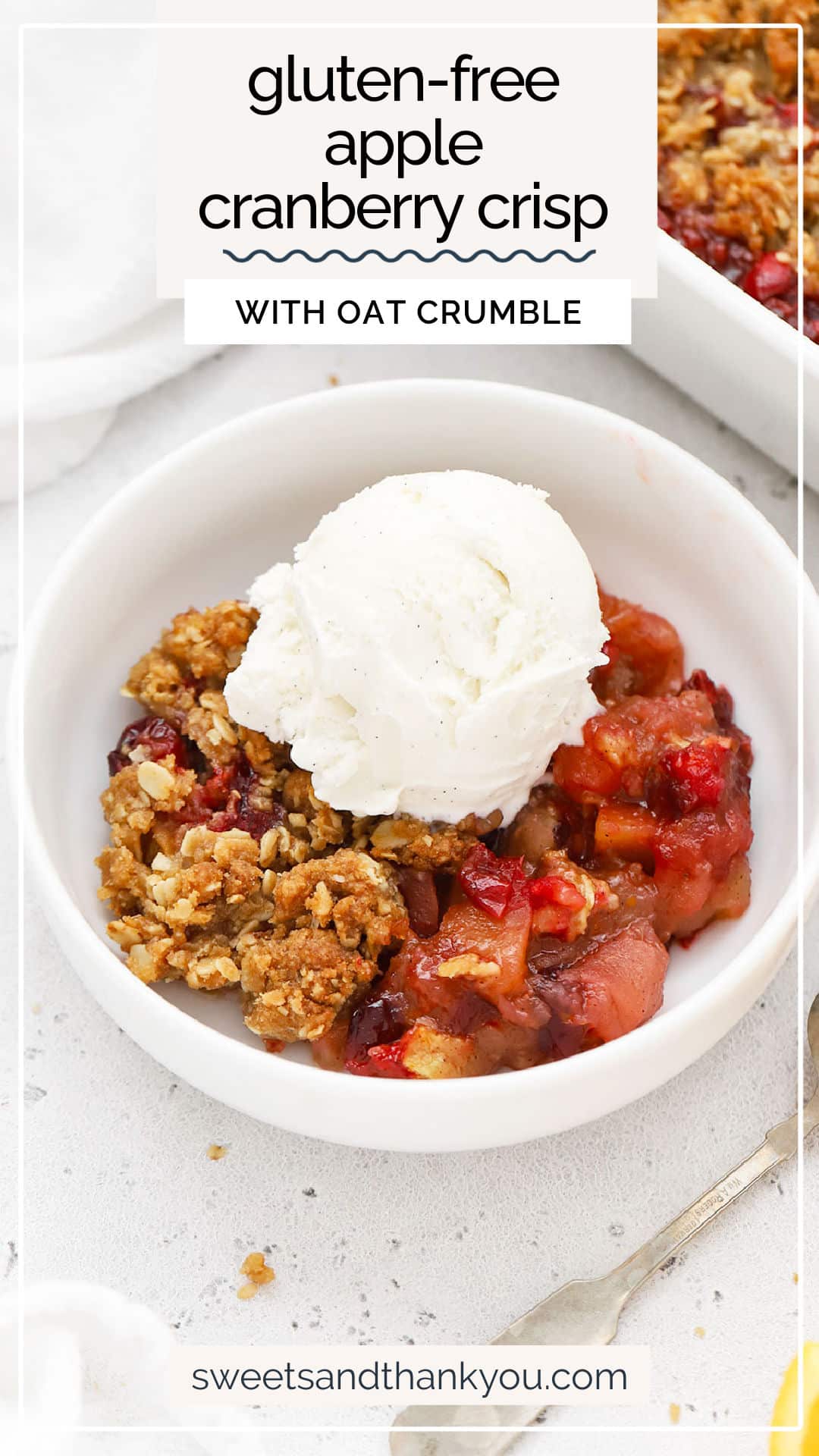 This easy Gluten-Free Apple Cranberry Crisp recipe is the perfect dessert for the holiday season. / gluten-free cranberry crisp recipe / gluten-free cranberry crumble recipe / gluten-free thanksgiving dessert / gluten-free christmas dessert / gluten-free cranberry dessert / gluten-free cranberry apple crisp / gluten free cranberry recipe
